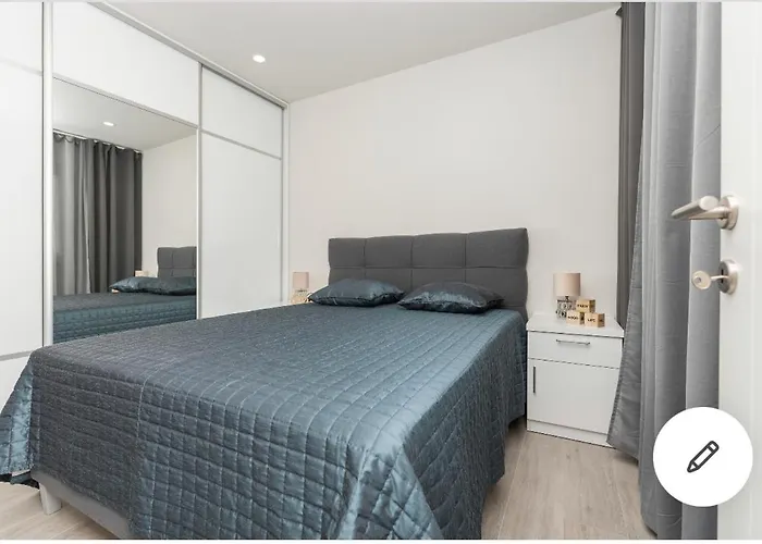 Nelly מאקרסקה